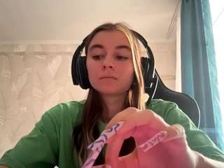 Live webcam model kelsienoggle on Soda Cams