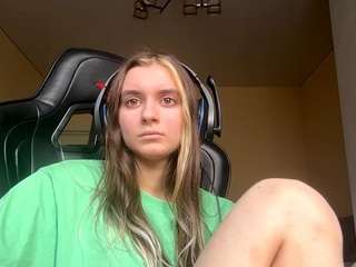 kelsienoggle live cam profile