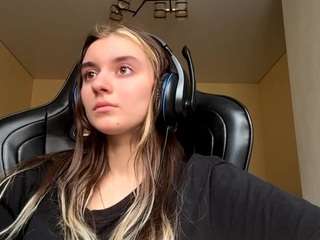 kelsienoggle live cam profile