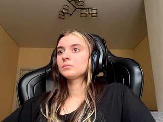 kelsienoggle live cam profile