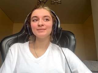 kelsienoggle Live Webcam on CamSoda