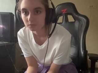 kelsienoggle Live Webcam on CamSoda