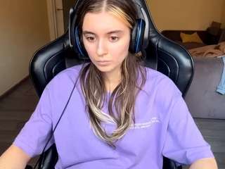 kelsienoggle Live Webcam on CamSoda