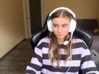 kelsienoggle webcam