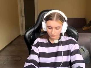kelsienoggle webcam