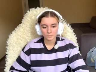 kelsienoggle webcam