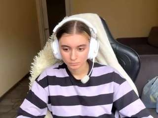 kelsienoggle
