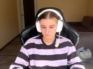 kelsienoggle