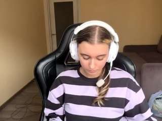 kelsienoggle