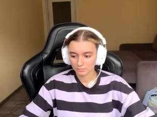kelsienoggle