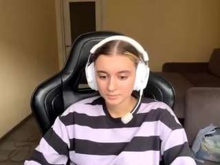 kelsienoggle