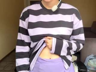 This model is live right now. kelsienoggle
