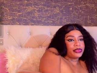 👄 CALL ME LOANA 👄