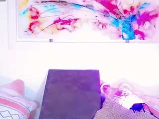 sexylittledoll01 webcam