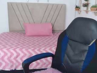 Live webcam model xoxo-melany on Soda Cams