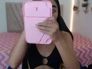 Live webcam model xoxo-melany on Soda Cams