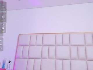 abigail-johnson's CamSoda show and profile