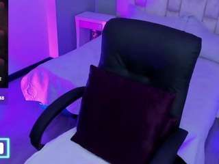 le modèle lucy-wiilliams est en webcam porno dans un show sur le site camsoda, il possède les tags suivants: anal,sex toys,nipple piercings,no drinking,no smoking,normal,oil,orgasm,pov,pussy,shaved pussy,naked,skinny,slave,spank,spanking,squirter,striptease,tease,wet