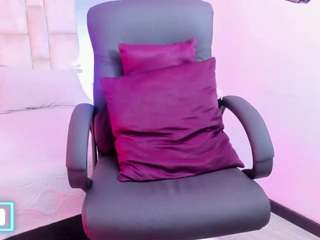 lucy-wiilliams Live Webcam on CamSoda