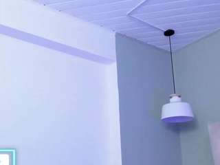 lucy-wiilliams live cam profile