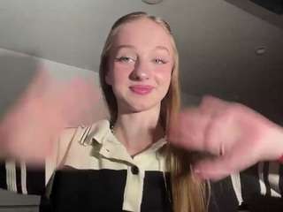 Live cam show with Annie