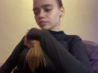 chingtautolo's CamSoda show and profile