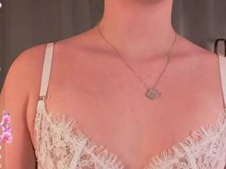 eleanor-connerr live cam profile