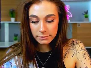 grace-more Live Webcam on CamSoda