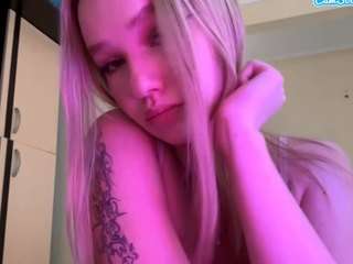 Live webcam model kristaprehn on Soda Cams