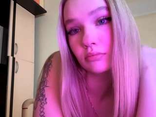 Live webcam model kristaprehn on Soda Cams