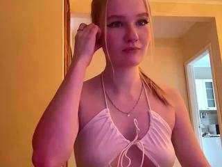 Live webcam model kristaprehn on Soda Cams