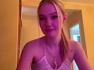 Live webcam model kristaprehn on Soda Cams