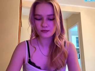 kristaprehn's CamSoda show and profile