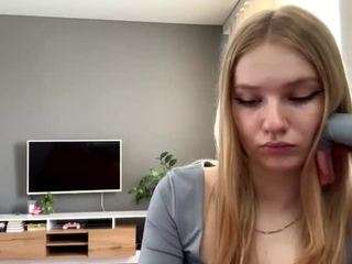 kristaprehn's live room