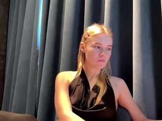 Live cam show with Kristie