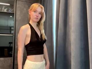 Kristie live webcam show