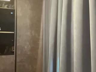 Kristie live webcam show