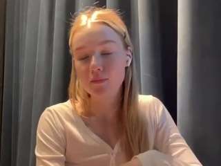 Kristie live webcam show