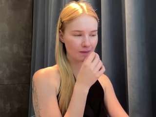 Kristaprehn's cam show statistics and live stream