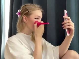 Kristie live cam — ass bouncing, solo, natural
