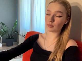 le modèle kristaprehn est en webcam porno dans un show sur le site camsoda, il possède les tags suivants: ass bouncing,solo,natural,nipple piercings,no drinking,no smoking,orgasm,pov,sex toys,sexy,skinny,solo show,massage,spank,squirter,strip,striptease,tattoos,tease,teen (18+)