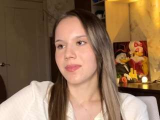 shantellpoppo, female webcam model,  years old, on live webcam