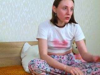 adelina-cowell webcam