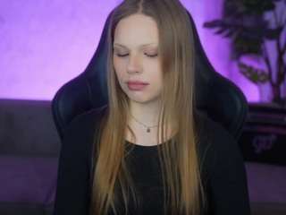 charlottedreams live cam profile