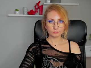 cinderellamoon's CamSoda show and profile