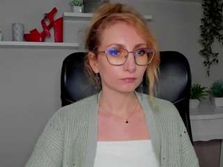 cinderellamoon's CamSoda show and profile