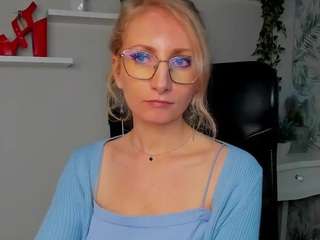 cinderellamoon's CamSoda show and profile