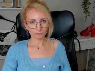 cinderellamoon Live Webcam on CamSoda