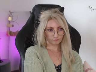 CinderellaMoon live cam preview