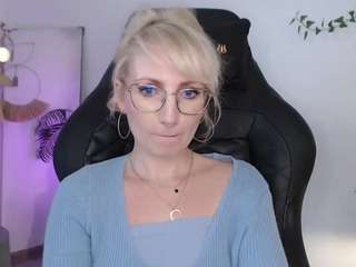 CinderellaMoon live cam preview